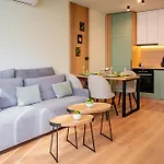 Apartment Cozy And Stylish 3